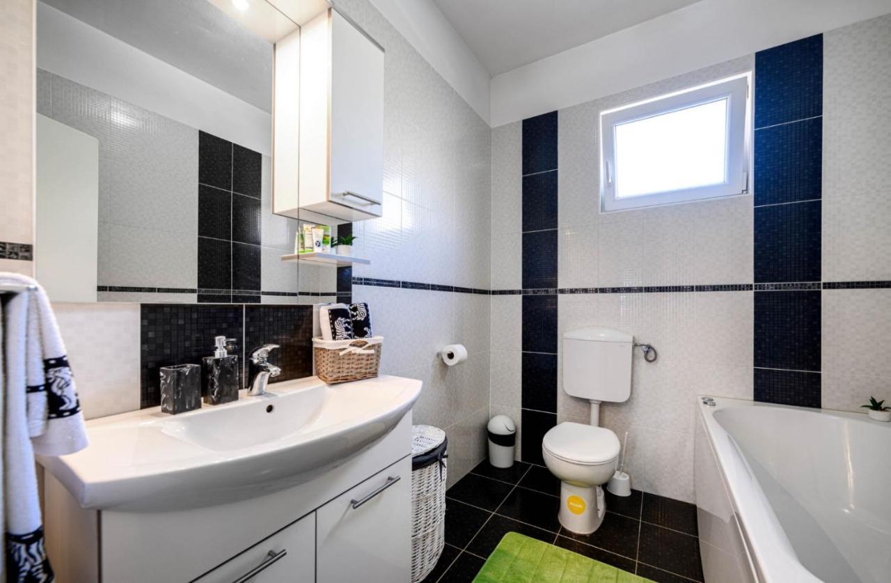 Apartments Oto Жаборич Экстерьер фото