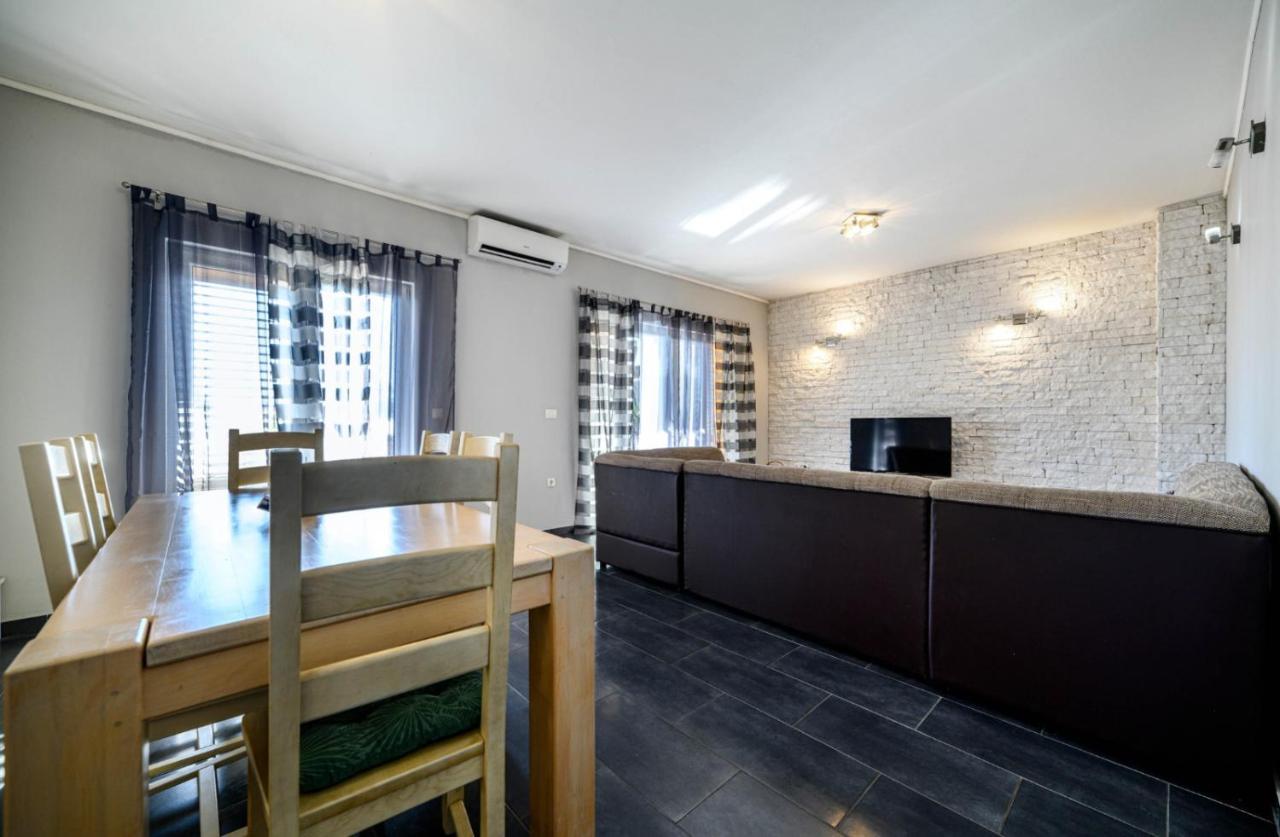 Apartments Oto Жаборич Экстерьер фото