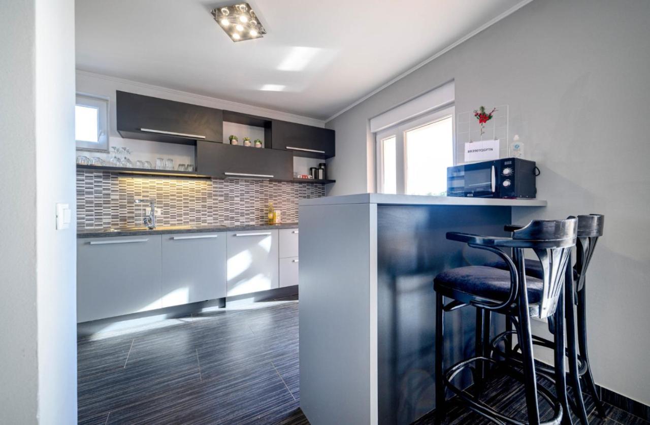 Apartments Oto Жаборич Экстерьер фото